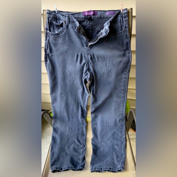 Well Worn Gloria Vanderbilt Sz-16/18 Petite Stylish Black Jeans w/Great Stretch🖤 - Picture 12 of 16